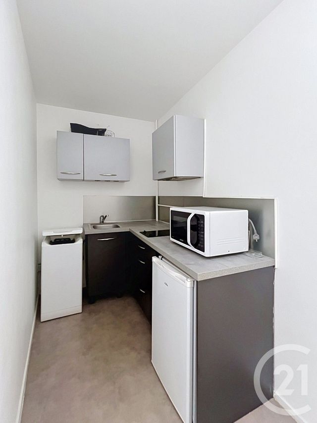 Appartement T1 à louer - 1 pièce - 27.04 m2 - CLERMONT FERRAND - 63 - AUVERGNE - Century 21 Stéphane Roume Immobilier