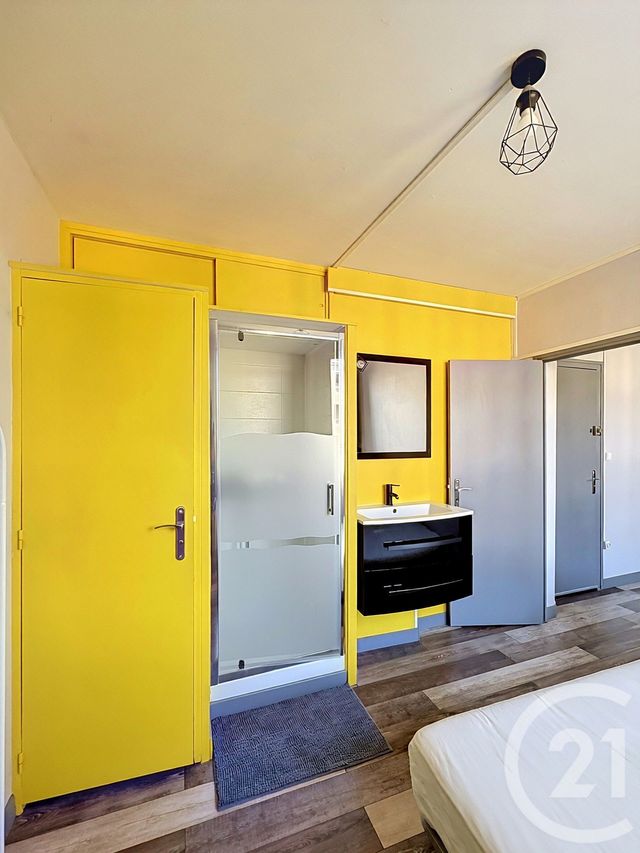 Appartement F1 bis à louer - 2 pièces - 19.51 m2 - CHAMALIERES - 63 - AUVERGNE - Century 21 Stéphane Roume Immobilier