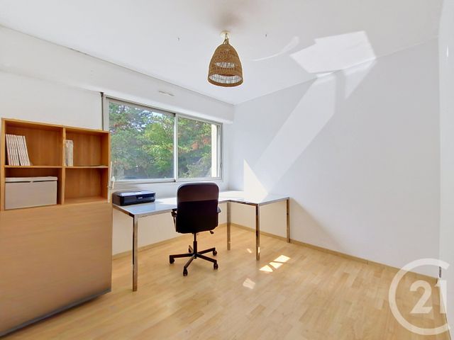 Appartement T4 à vendre - 4 pièces - 96.92 m2 - CLERMONT FERRAND - 63 - AUVERGNE - Century 21 Stéphane Roume Immobilier