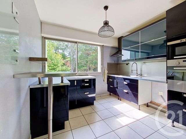 Appartement T4 à vendre - 4 pièces - 96.92 m2 - CLERMONT FERRAND - 63 - AUVERGNE - Century 21 Stéphane Roume Immobilier