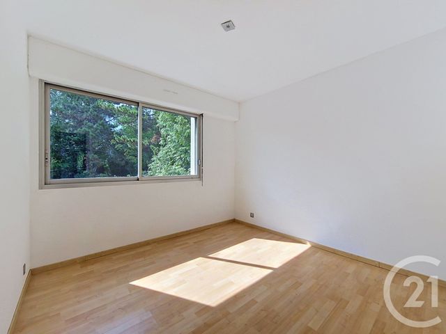 Appartement T4 à vendre - 4 pièces - 96.92 m2 - CLERMONT FERRAND - 63 - AUVERGNE - Century 21 Stéphane Roume Immobilier