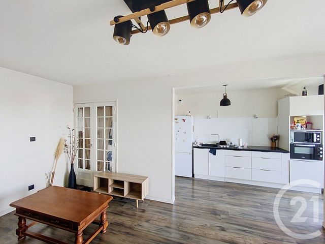 Appartement F2 à louer - 3 pièces - 49.53 m2 - CLERMONT FERRAND - 63 - AUVERGNE - Century 21 Stéphane Roume Immobilier