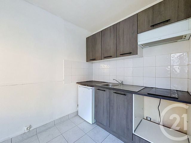 Appartement F1 à vendre - 1 pièce - 29.38 m2 - CLERMONT FERRAND - 63 - AUVERGNE - Century 21 Stéphane Roume Immobilier