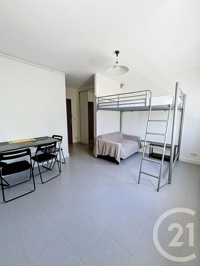 Appartement F1 à louer - 1 pièce - 22.96 m2 - CLERMONT FERRAND - 63 - AUVERGNE - Century 21 Stéphane Roume Immobilier