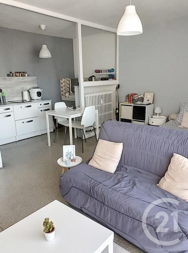 Appartement F1 à louer - 1 pièce - 33.08 m2 - CLERMONT FERRAND - 63 - AUVERGNE - Century 21 Stéphane Roume Immobilier