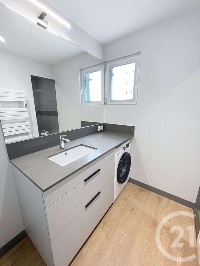 Appartement F3 à louer - 3 pièces - 54.32 m2 - CLERMONT FERRAND - 63 - AUVERGNE - Century 21 Stéphane Roume Immobilier