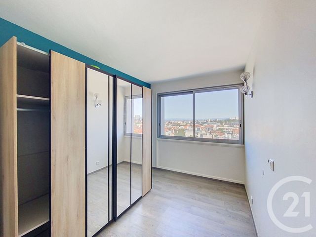 Appartement F4 à louer - 4 pièces - 65.3 m2 - CLERMONT FERRAND - 63 - AUVERGNE - Century 21 Stéphane Roume Immobilier