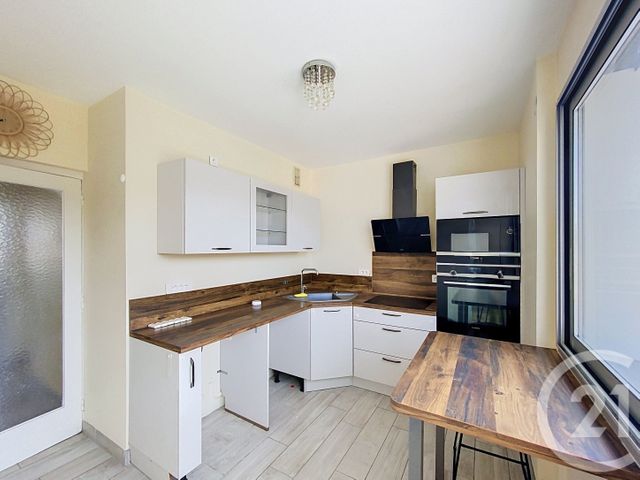 Appartement F4 à louer - 4 pièces - 65.3 m2 - CLERMONT FERRAND - 63 - AUVERGNE - Century 21 Stéphane Roume Immobilier