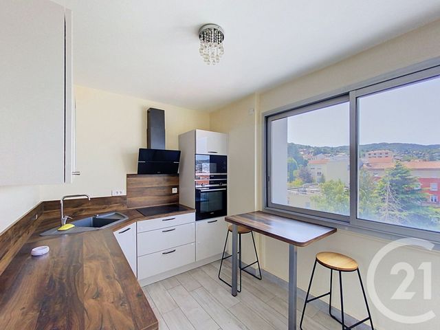 Appartement F4 à louer - 4 pièces - 65.3 m2 - CLERMONT FERRAND - 63 - AUVERGNE - Century 21 Stéphane Roume Immobilier