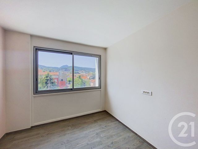 Appartement F4 à louer - 4 pièces - 65.3 m2 - CLERMONT FERRAND - 63 - AUVERGNE - Century 21 Stéphane Roume Immobilier