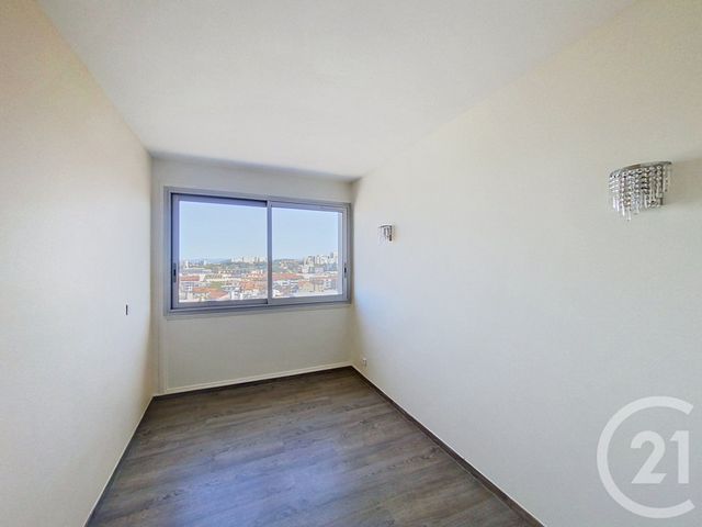 Appartement F4 à louer - 4 pièces - 65.3 m2 - CLERMONT FERRAND - 63 - AUVERGNE - Century 21 Stéphane Roume Immobilier