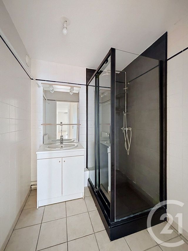 Appartement F4 à vendre - 4 pièces - 70.16 m2 - CLERMONT FERRAND - 63 - AUVERGNE - Century 21 Stéphane Roume Immobilier