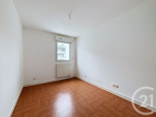 Appartement F4 à vendre - 4 pièces - 70.16 m2 - CLERMONT FERRAND - 63 - AUVERGNE - Century 21 Stéphane Roume Immobilier