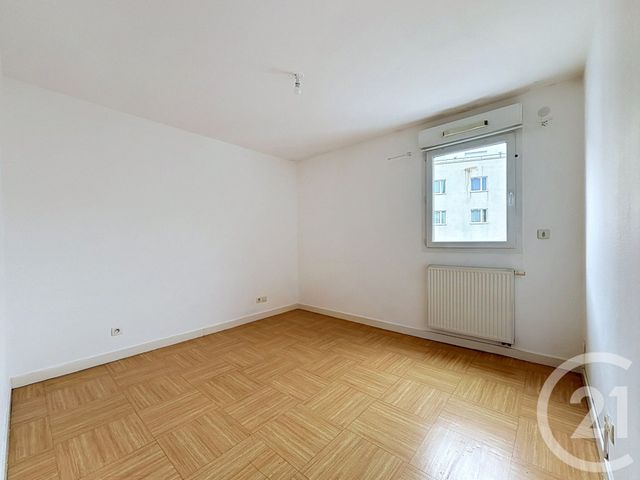 Appartement F4 à vendre - 4 pièces - 70.16 m2 - CLERMONT FERRAND - 63 - AUVERGNE - Century 21 Stéphane Roume Immobilier