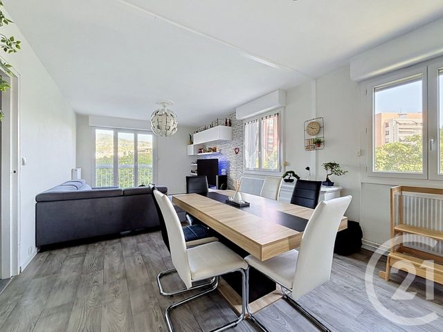 Appartement F5 à vendre - 5 pièces - 93.83 m2 - CLERMONT FERRAND - 63 - AUVERGNE - Century 21 Stéphane Roume Immobilier