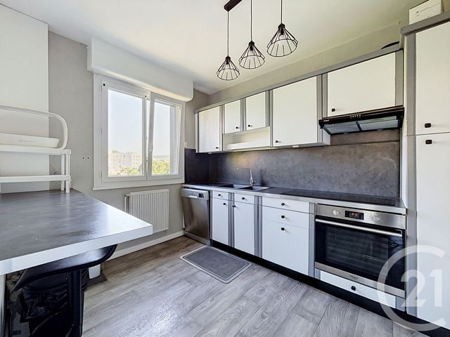 Appartement F5 à vendre - 5 pièces - 93.83 m2 - CLERMONT FERRAND - 63 - AUVERGNE - Century 21 Stéphane Roume Immobilier