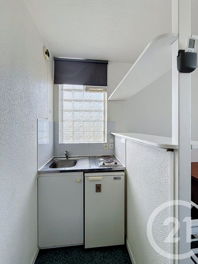 Appartement F1 à louer - 1 pièce - 18.05 m2 - CLERMONT FERRAND - 63 - AUVERGNE - Century 21 Stéphane Roume Immobilier
