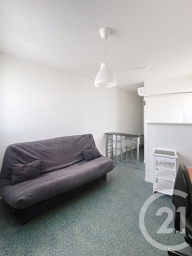 Appartement F1 à louer - 1 pièce - 18.05 m2 - CLERMONT FERRAND - 63 - AUVERGNE - Century 21 Stéphane Roume Immobilier