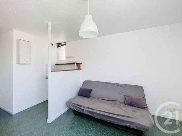 Appartement F1 à louer - 1 pièce - 18.2 m2 - CLERMONT FERRAND - 63 - AUVERGNE - Century 21 Stéphane Roume Immobilier