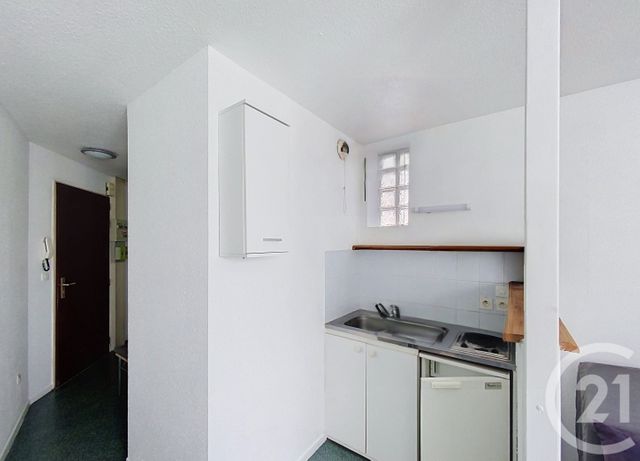 Appartement F1 à louer - 1 pièce - 18.2 m2 - CLERMONT FERRAND - 63 - AUVERGNE - Century 21 Stéphane Roume Immobilier