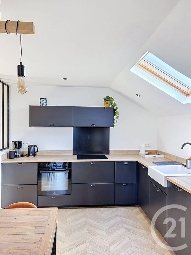 Appartement F3 à louer - 3 pièces - 52.56 m2 - CLERMONT FERRAND - 63 - AUVERGNE - Century 21 Stéphane Roume Immobilier