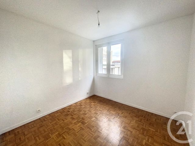 Appartement F5 à louer - 5 pièces - 79.08 m2 - CLERMONT FERRAND - 63 - AUVERGNE - Century 21 Stéphane Roume Immobilier