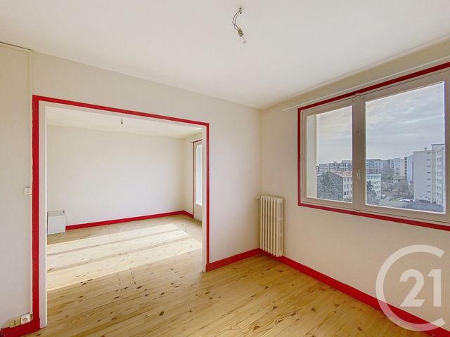 Appartement F3 bis à louer - 3 pièces - 62.13 m2 - CLERMONT FERRAND - 63 - AUVERGNE - Century 21 Stéphane Roume Immobilier