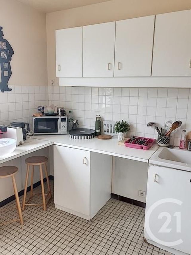Appartement F2 à louer - 2 pièces - 42.02 m2 - CLERMONT FERRAND - 63 - AUVERGNE - Century 21 Stéphane Roume Immobilier
