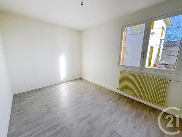 Appartement F2 bis à louer - 3 pièces - 65.14 m2 - CLERMONT FERRAND - 63 - AUVERGNE - Century 21 Stéphane Roume Immobilier