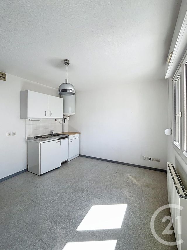 Appartement F1 à louer - 1 pièce - 18.0 m2 - CLERMONT FERRAND - 63 - AUVERGNE - Century 21 Stéphane Roume Immobilier