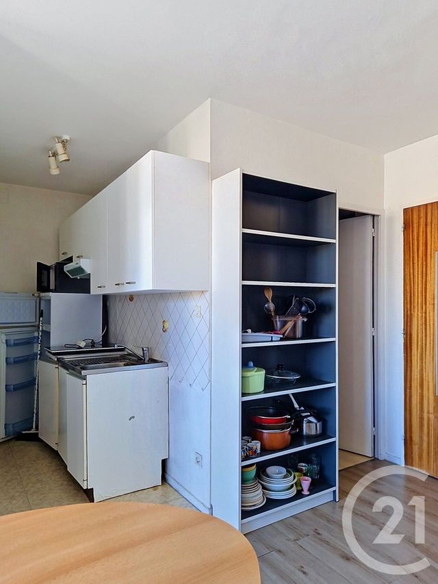 Appartement à vendre - 1 pièce - 28.5 m2 - CHAMALIERES - 63 - AUVERGNE - Century 21 Stéphane Roume Immobilier