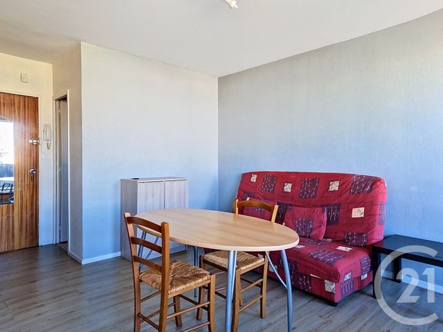 Appartement à vendre - 1 pièce - 28.5 m2 - CHAMALIERES - 63 - AUVERGNE - Century 21 Stéphane Roume Immobilier