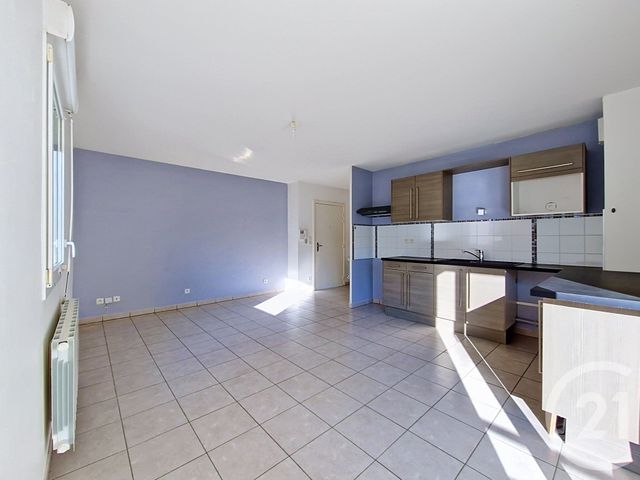 Appartement T3 à vendre - 3 pièces - 59.08 m2 - CEYRAT - 63 - AUVERGNE - Century 21 Stéphane Roume Immobilier