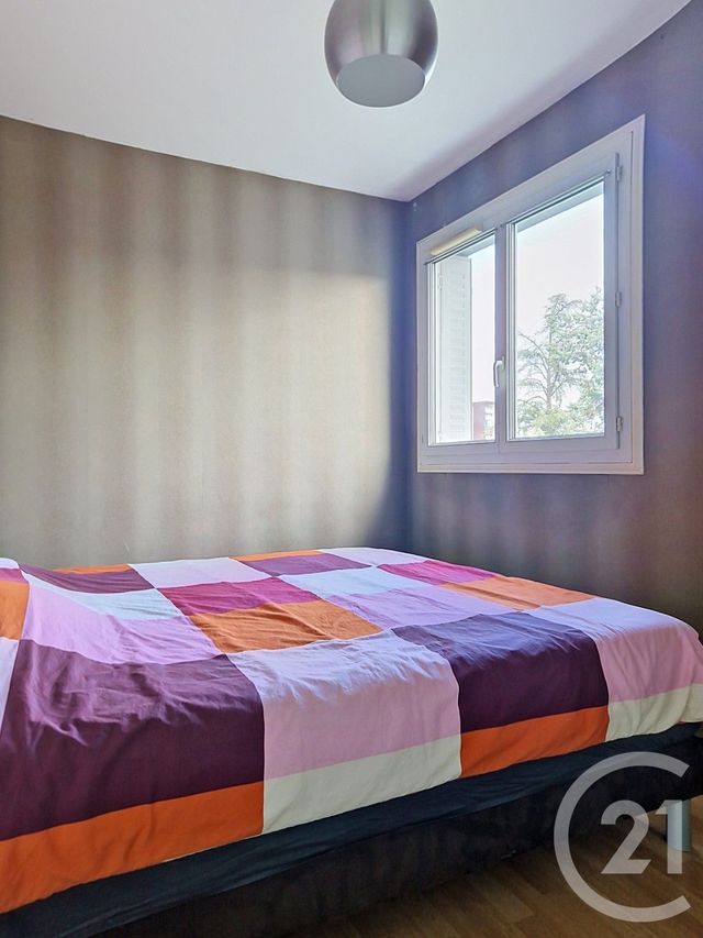 Appartement T5 à vendre - 5 pièces - 75.25 m2 - CLERMONT FERRAND - 63 - AUVERGNE - Century 21 Stéphane Roume Immobilier