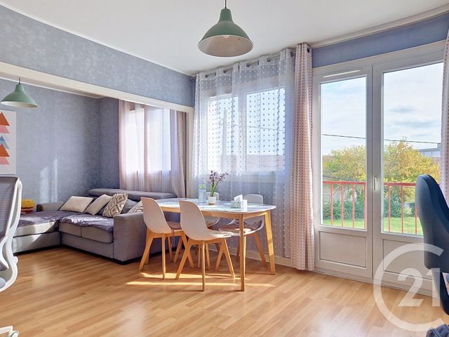 Appartement T5 à vendre - 5 pièces - 75.25 m2 - CLERMONT FERRAND - 63 - AUVERGNE - Century 21 Stéphane Roume Immobilier