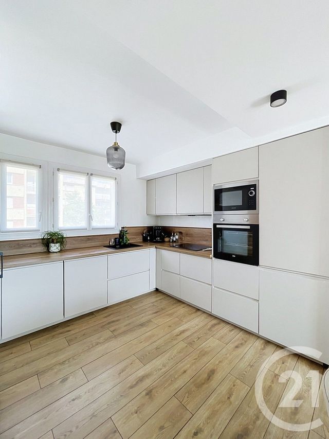 Appartement F3 à vendre - 3 pièces - 62.71 m2 - CLERMONT FERRAND - 63 - AUVERGNE - Century 21 Stéphane Roume Immobilier