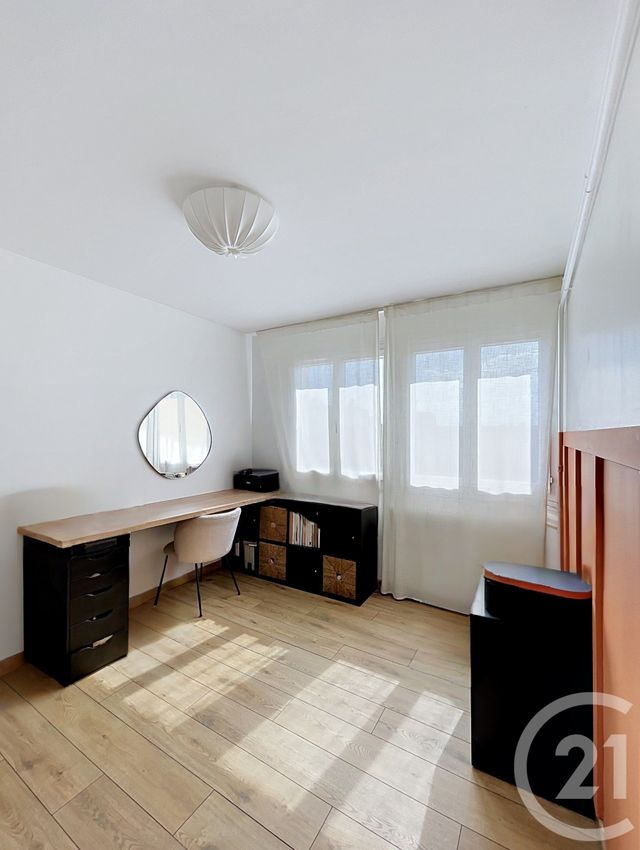 Appartement F3 à vendre - 3 pièces - 62.71 m2 - CLERMONT FERRAND - 63 - AUVERGNE - Century 21 Stéphane Roume Immobilier