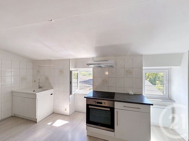 Appartement F3 à louer - 3 pièces - 63.79 m2 - LA ROCHE BLANCHE - 63 - AUVERGNE - Century 21 Stéphane Roume Immobilier