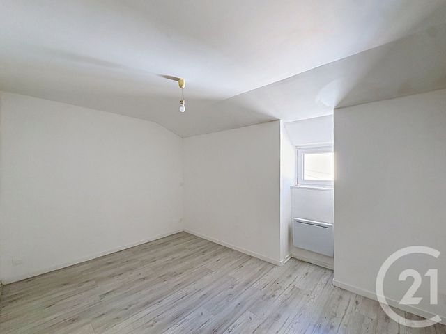 Appartement F3 à louer - 3 pièces - 63.79 m2 - LA ROCHE BLANCHE - 63 - AUVERGNE - Century 21 Stéphane Roume Immobilier