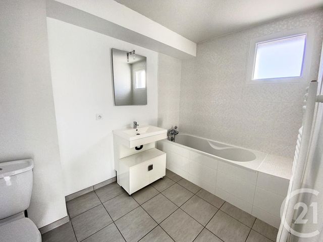 Appartement F1 à vendre - 1 pièce - 31.44 m2 - CLERMONT FERRAND - 63 - AUVERGNE - Century 21 Stéphane Roume Immobilier