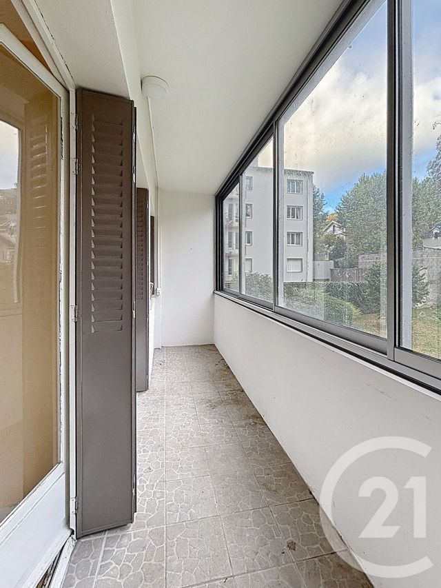 Appartement F3 à vendre - 3 pièces - 74.11 m2 - CHAMALIERES - 63 - AUVERGNE - Century 21 Stéphane Roume Immobilier