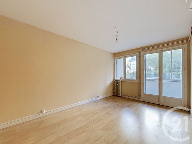 Appartement F3 à vendre - 3 pièces - 74.11 m2 - CHAMALIERES - 63 - AUVERGNE - Century 21 Stéphane Roume Immobilier