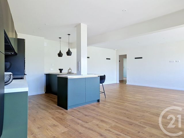 Appartement T6 à vendre - 5 pièces - 100.52 m2 - CHAMALIERES - 63 - AUVERGNE - Century 21 Stéphane Roume Immobilier