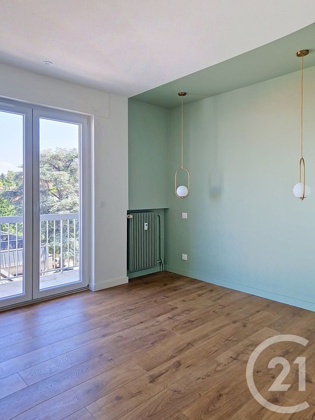 Appartement T6 à vendre - 5 pièces - 100.52 m2 - CHAMALIERES - 63 - AUVERGNE - Century 21 Stéphane Roume Immobilier