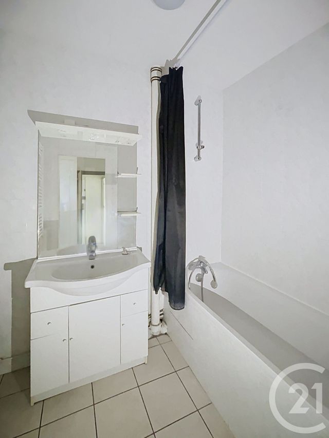 Appartement F3 à vendre - 3 pièces - 64.43 m2 - CLERMONT FERRAND - 63 - AUVERGNE - Century 21 Stéphane Roume Immobilier