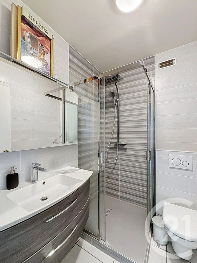 Appartement F6 à vendre - 6 pièces - 150.0 m2 - ROYAT - 63 - AUVERGNE - Century 21 Stéphane Roume Immobilier