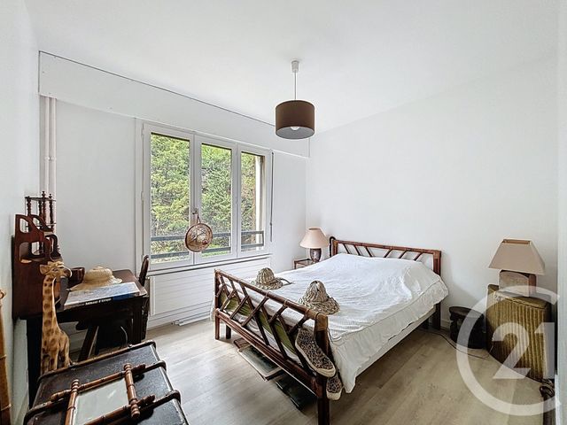 Appartement F6 à vendre - 6 pièces - 150.0 m2 - ROYAT - 63 - AUVERGNE - Century 21 Stéphane Roume Immobilier