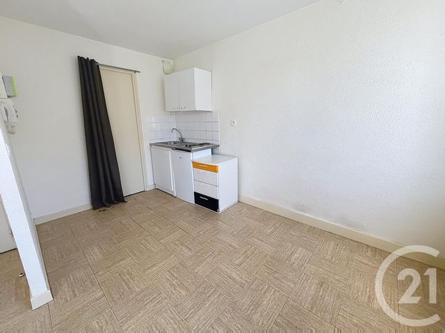 Appartement F1 à louer - 1 pièce - 20.0 m2 - CLERMONT FERRAND - 63 - AUVERGNE - Century 21 Stéphane Roume Immobilier