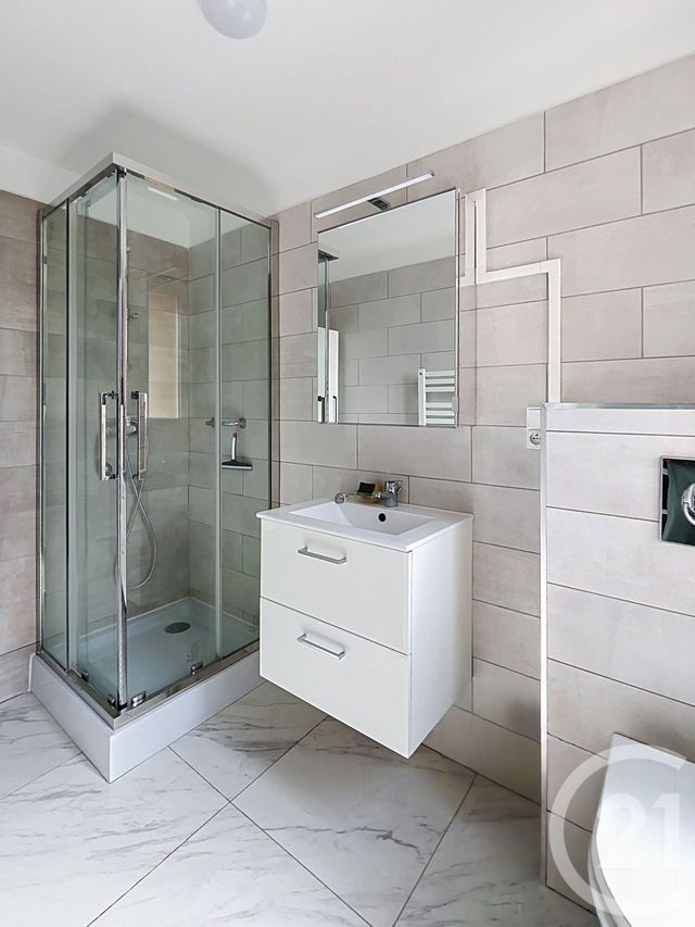 maison à louer - 6 pièces - 165.72 m2 - CLERMONT FERRAND - 63 - AUVERGNE - Century 21 Stéphane Roume Immobilier