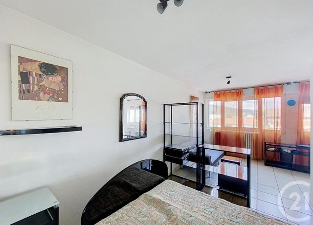 Appartement F1 à louer - 1 pièce - 32.76 m2 - ROYAT - 63 - AUVERGNE - Century 21 Stéphane Roume Immobilier